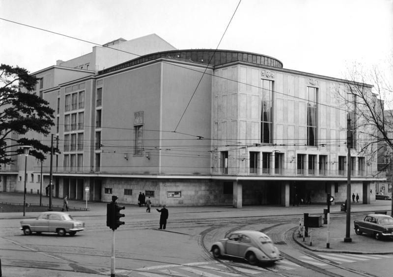 Abb. 4: Das Opernhaus 1959